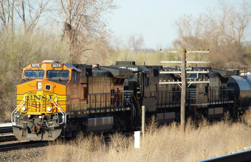 BNSF With Two NS Units Lead A Mixed Consist: The GreatRails North ...