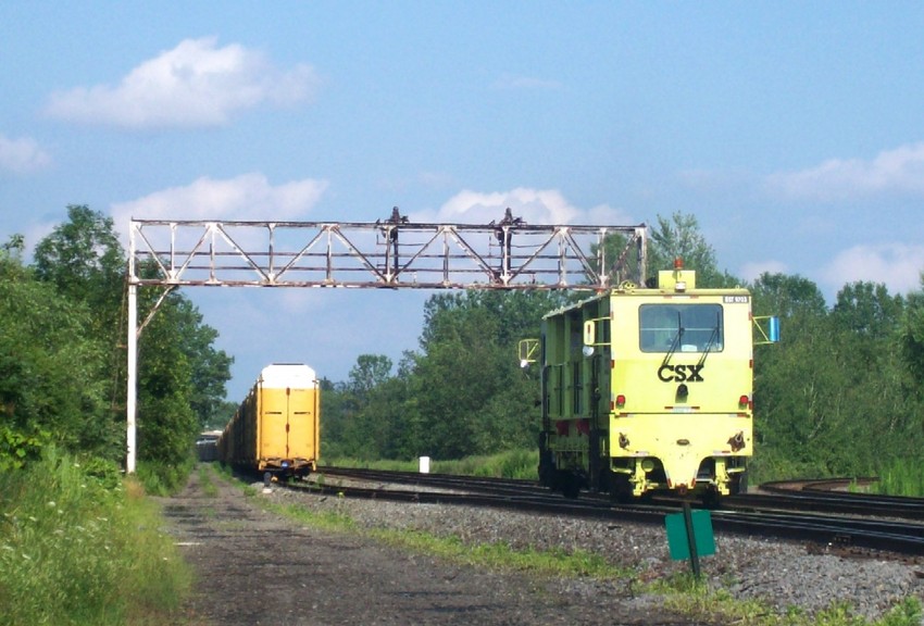Some cool CSX MOW equip. rolls through CP 382 at Chili jct. ny.: The ...
