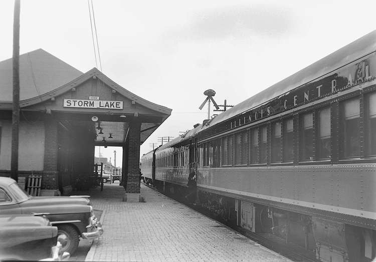 Illinois Central "Hawkeye," Storm Lake, Iowa, August 1957 The