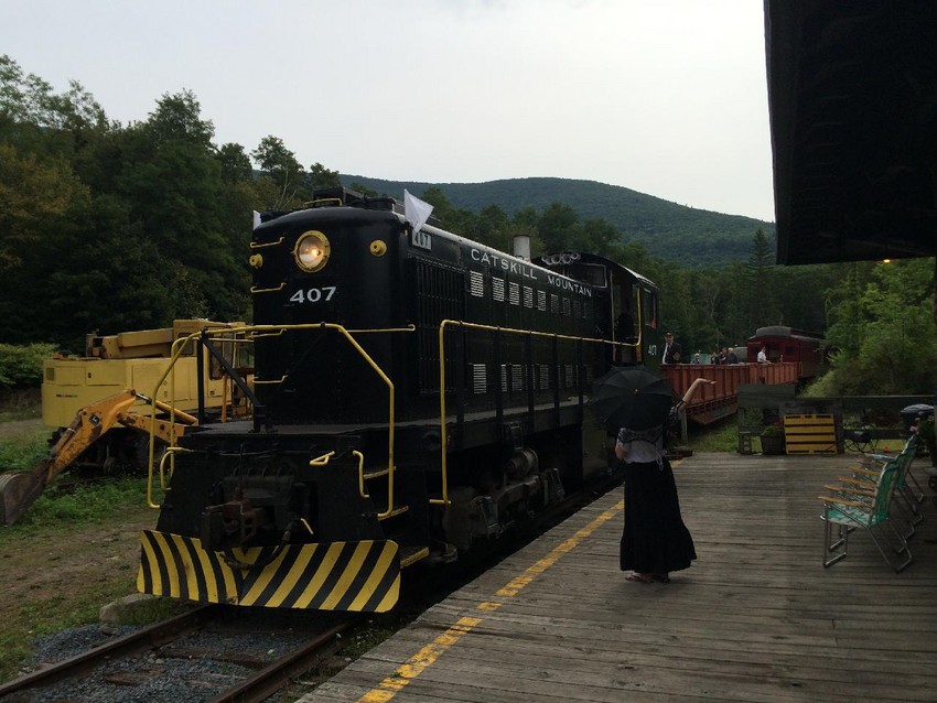 CMRR 407 Approaches Phoenicia Station The GreatRails North American Railroad Photo Archive