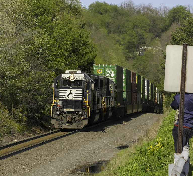 NS 6328 Helper On Eastbound Stack Train In Gallitzin, PA: The ...