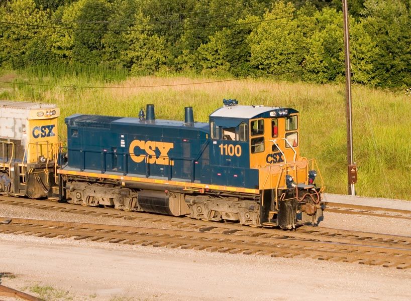 CSX SW1500 #1100 works Howell Yard at Evansville, IN.: The GreatRails ...