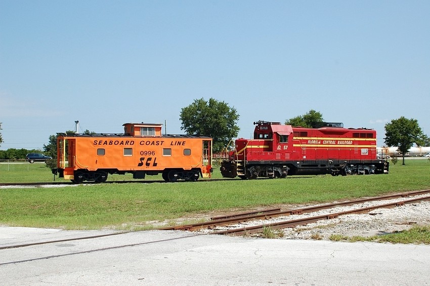 SCL Caboose No. 996 and FCEN EMD GP7 No. 57: The GreatRails North ...