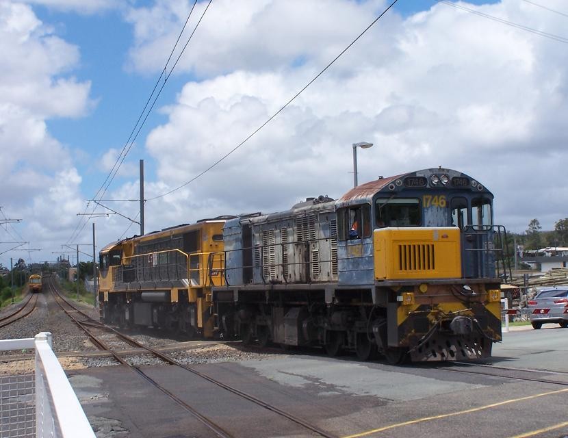 QRN2500/1746 Running Around Its train.: The GreatRails North American ...