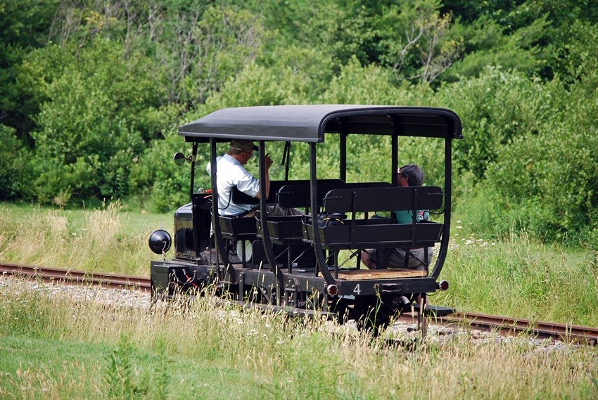 Waiting: The GreatRails North American Railroad Photo Archive