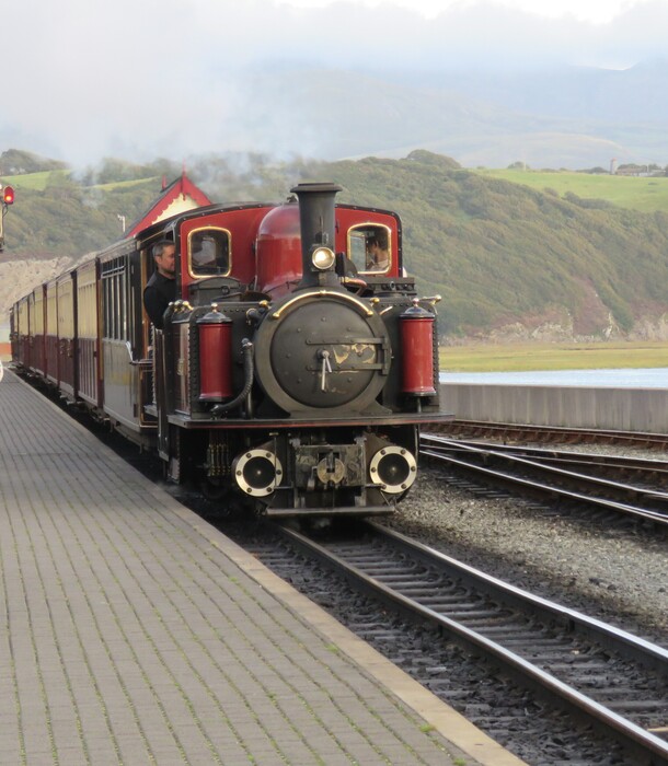 Steaming in...: The GreatRails North American Railroad Photo Archive