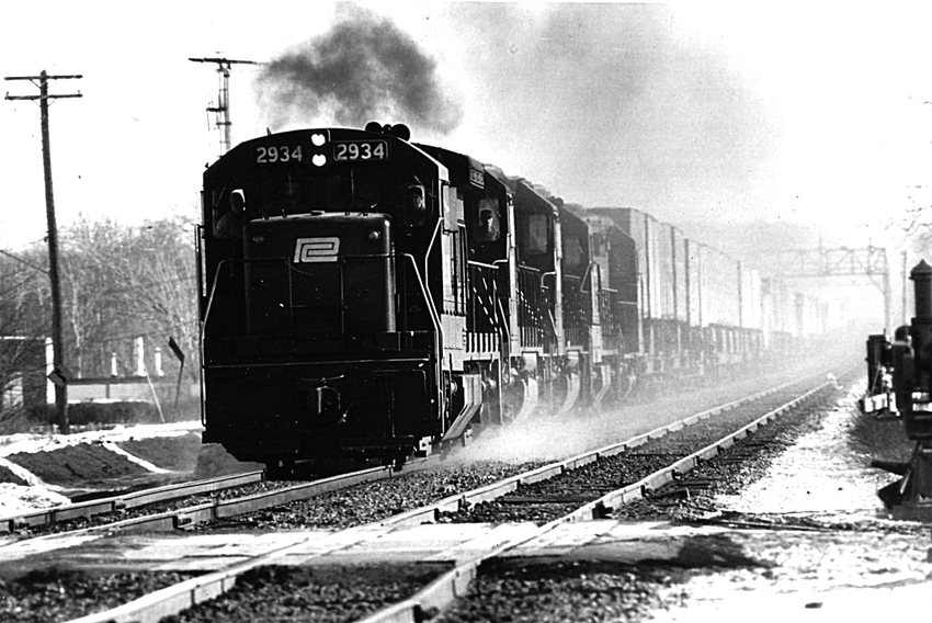 EAST ROCHESTER, N Y: The GreatRails North American Railroad Photo Archive